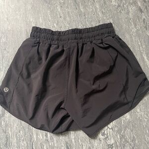 Lululemon 4” Hotty Hot Shorts